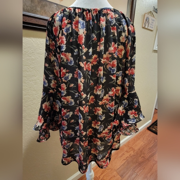 Chaps Floral Blouse - Generous Size M - Picture 8 of 8